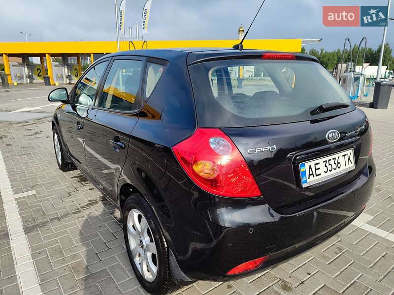 Хэтчбек Kia Ceed 2008 в Днепре