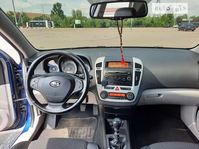 Хэтчбек Kia Ceed 2008 в Киеве