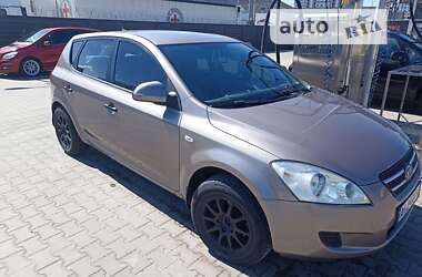 Хэтчбек Kia Ceed 2007 в Вишневом