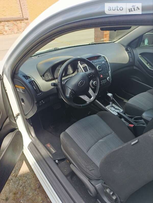 Хэтчбек Kia Ceed 2010 в Виннице фото 2 Хэтчбек Kia Ceed 2010 в Виннице