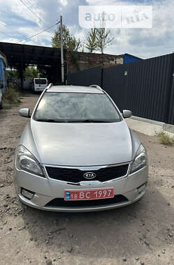 Универсал Kia Ceed 2010 в Сумах