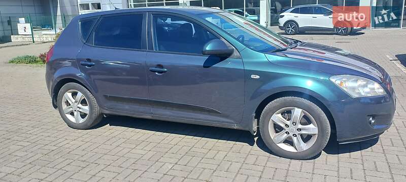 Хэтчбек Kia Ceed 2008 в Львове