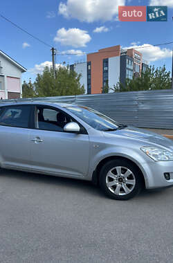 Хэтчбек Kia Ceed 2008 в 