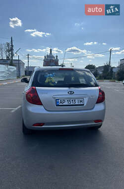 Хэтчбек Kia Ceed 2008 в 