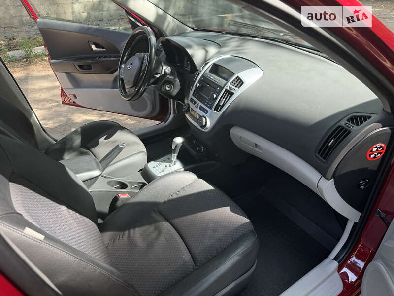 Хэтчбек Kia Ceed 2007 в Днепре