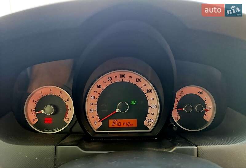 Хэтчбек Kia Ceed 2008 в Миргороде