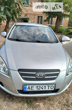 Хэтчбек Kia Ceed 2008 в Кривом Роге