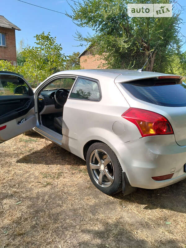 Хэтчбек Kia Ceed 2008 в Кривом Роге фото 4 Хэтчбек Kia Ceed 2008 в Кривом Роге