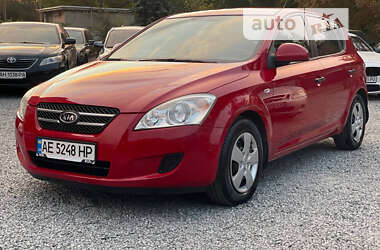 Хетчбек Kia Ceed 2008 в Дніпрі