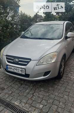 Хэтчбек Kia Ceed 2007 в Черняхове