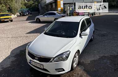 Хетчбек Kia Ceed 2012 в Києві