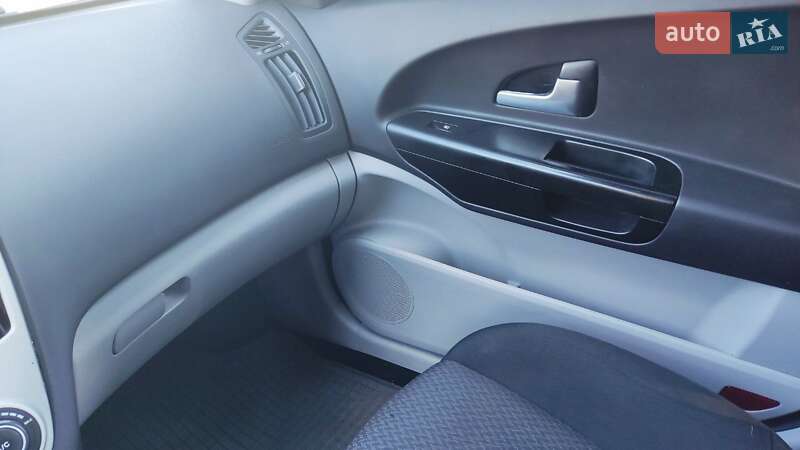 Хэтчбек Kia Ceed 2007 в Ровно