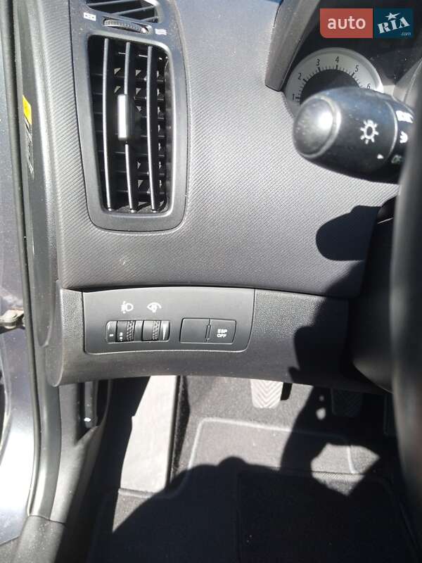 Универсал Kia Ceed 2007 в Коростене