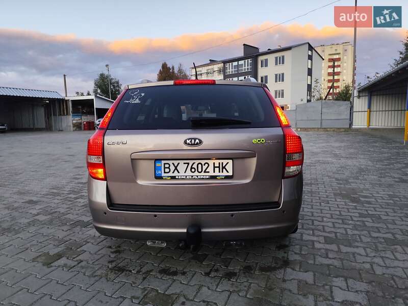 Універсал Kia Ceed 2010 в Старокостянтинові