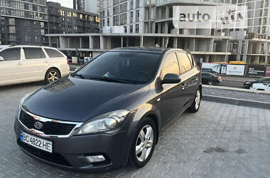 Хетчбек Kia Ceed 2010 в Львові