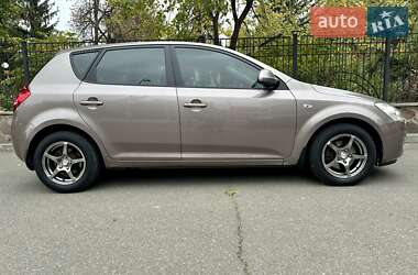 Хетчбек Kia Ceed 2008 в Києві