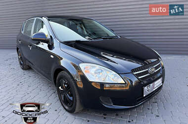 Хэтчбек Kia Ceed 2009 в Каменском