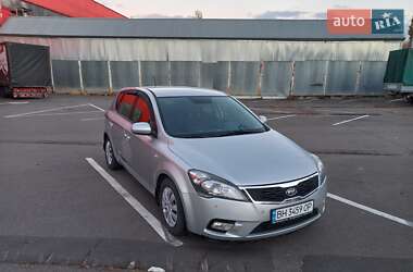 Хэтчбек Kia Ceed 2009 в Чугуеве