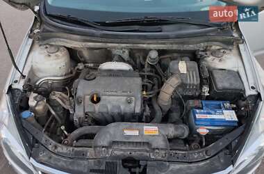 Хэтчбек Kia Ceed 2009 в Чугуеве