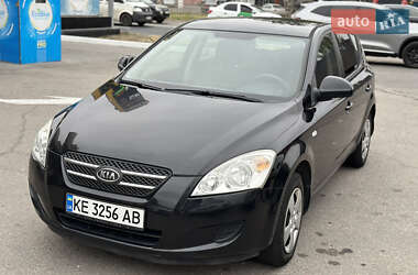 Хетчбек Kia Ceed 2008 в Дніпрі