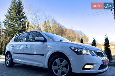 Хэтчбек Kia Ceed 2011 в Трускавце