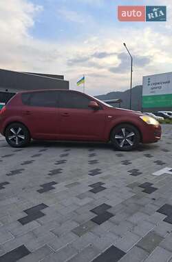 Хэтчбек Kia Ceed 2008 в Хусте