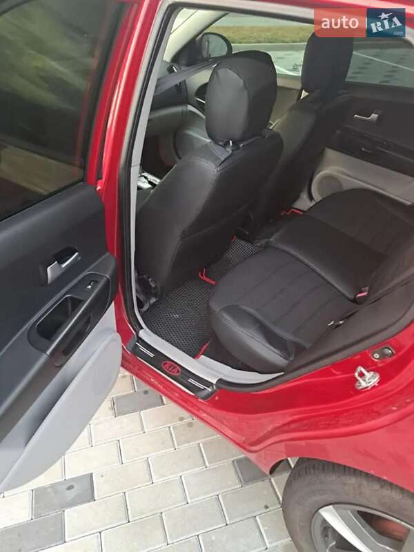 Хэтчбек Kia Ceed 2008 в Хусте
