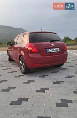 Хэтчбек Kia Ceed 2008 в Хусте