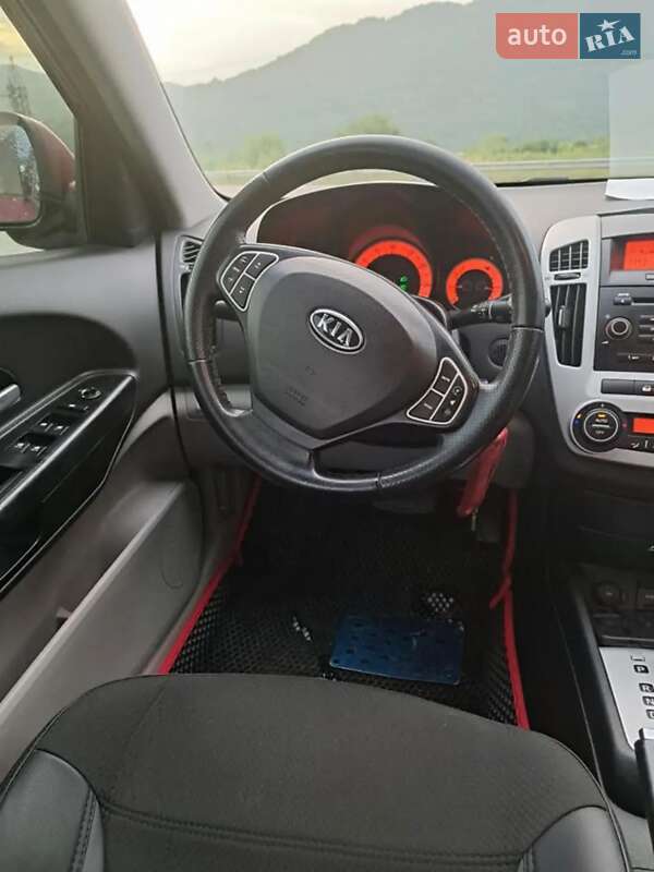 Хэтчбек Kia Ceed 2008 в Хусте