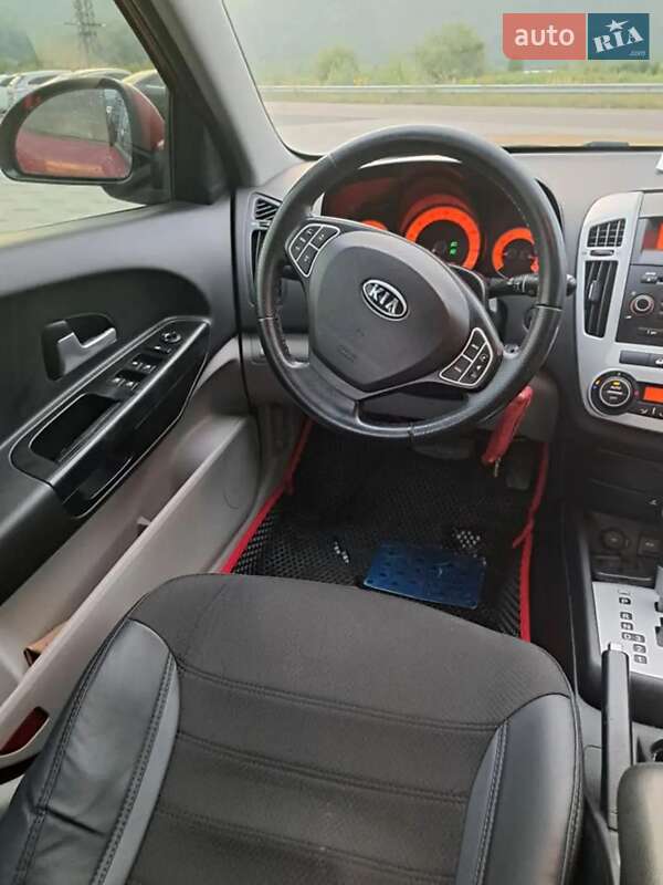 Хэтчбек Kia Ceed 2008 в Хусте