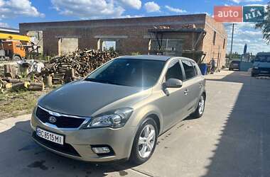 Хэтчбек Kia Ceed 2010 в Славуте