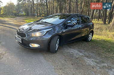 Хэтчбек Kia Ceed 2012 в Чернигове