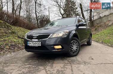 Универсал Kia Ceed 2009 в Остроге