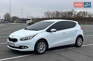 Хетчбек Kia Ceed 2013 в Дніпрі