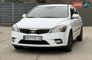 Хетчбек Kia Ceed 2010 в Дніпрі