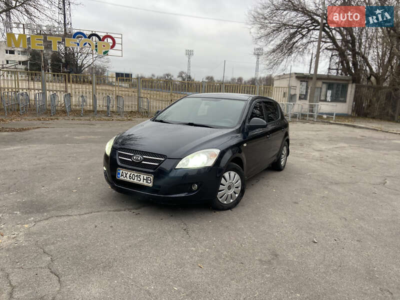 Хэтчбек Kia Ceed 2008 в Днепре