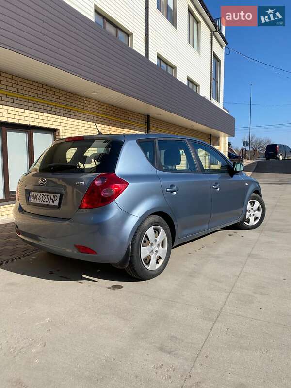 Хэтчбек Kia Ceed 2009 в Бердичеве