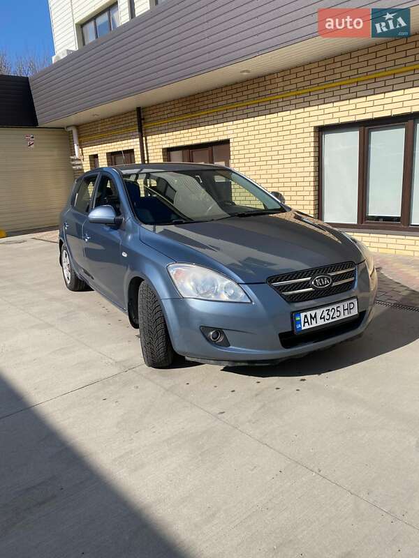 Хэтчбек Kia Ceed 2009 в Бердичеве