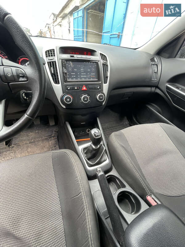 Универсал Kia Ceed 2011 в Харькове фото 15 Универсал Kia Ceed 2011 в Харькове