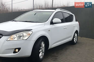 Универсал Kia Ceed 2009 в Сарнах