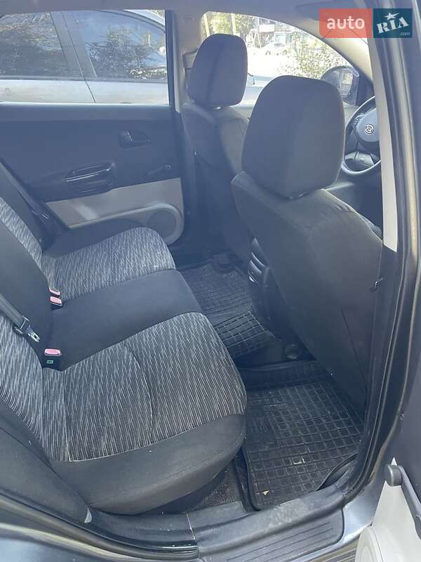 Хэтчбек Kia Ceed 2008 в Каменском