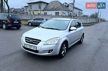 Хетчбек Kia Ceed 2008 в Дніпрі