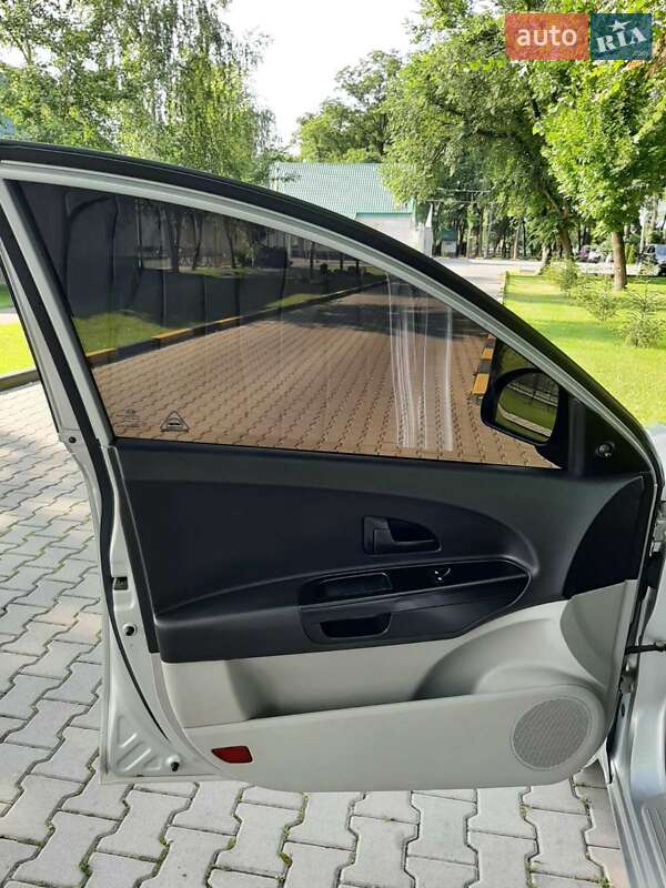 Хэтчбек Kia Ceed 2006 в Александрие
