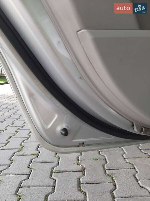 Хэтчбек Kia Ceed 2006 в Александрие