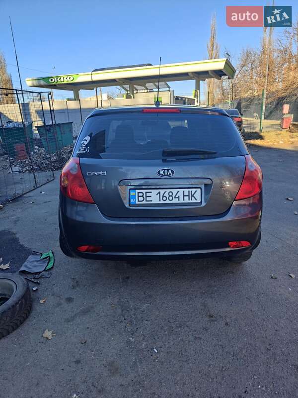 Хэтчбек Kia Ceed 2007 в Николаеве