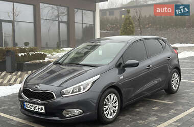 Хетчбек Kia Ceed 2015 в Ужгороді