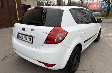 Хэтчбек Kia Ceed 2010 в Днепре