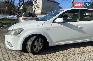 Хетчбек Kia Ceed 2011 в Львові