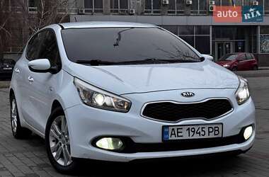 Хетчбек Kia Ceed 2014 в Дніпрі