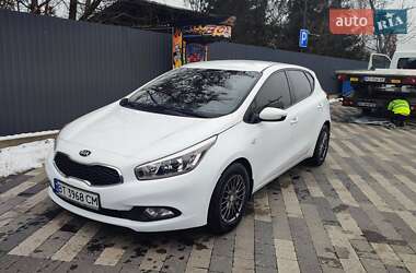 Хетчбек Kia Ceed 2012 в Ужгороді